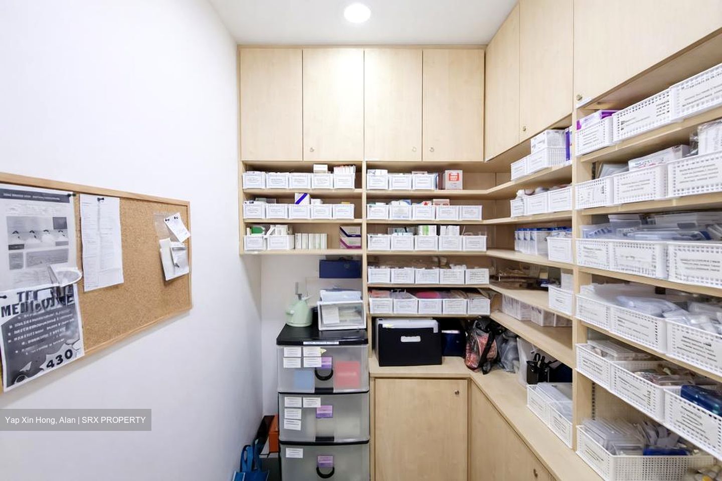 Jurong Gateway Road (D22), Retail #522454801